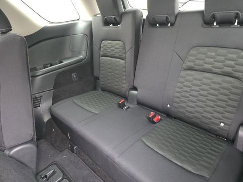 Used 2025 Nissan Pathfinder SV image 11