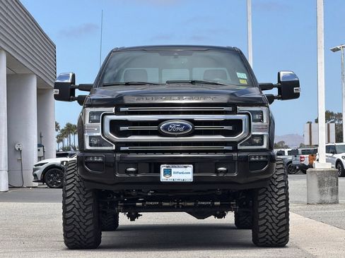 Used 2020 Ford F250 Platinum w/ FX4 Off-Road Package AWD/4WD image 9