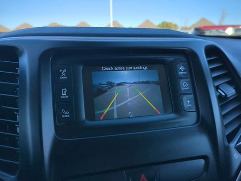 Used 2016 Jeep Cherokee Latitude w/ Cold Weather Group image 28