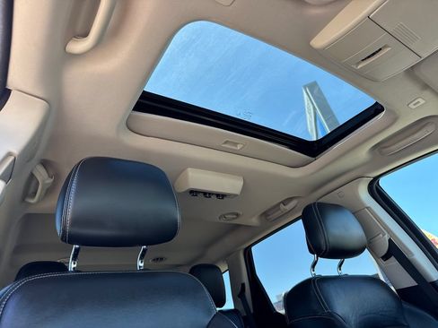 Used 2020 Dodge Journey Crossroad FWD image 13