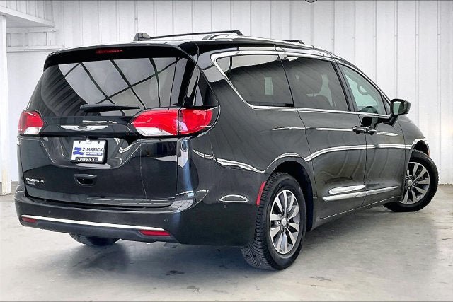 Used 2019 Chrysler Pacifica Touring-L Plus w/ Advanced Safetytec Group FWD image 12