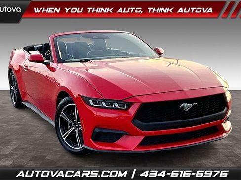 Used 2024 Ford Mustang Convertible image 1