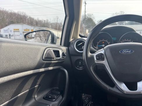 Used 2016 Ford Fiesta Titanium image 33