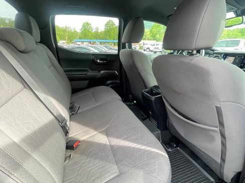 Used 2019 Toyota Tacoma TRD Sport image 17