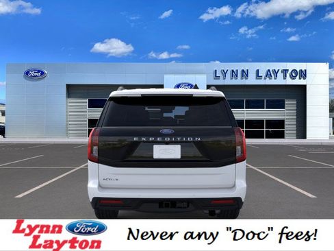 New 2025 Ford Expedition Active image 5