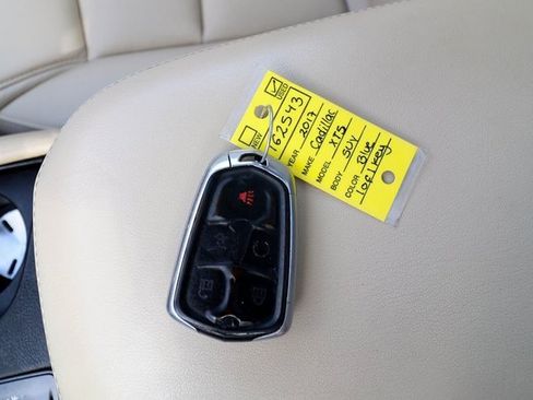 Used 2017 Cadillac XT5 Luxury w/ Driver Awareness Package image 13