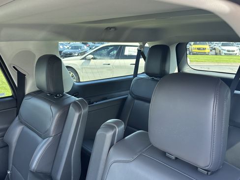 Used 2025 Ford Expedition Max Active AWD/4WD image 31