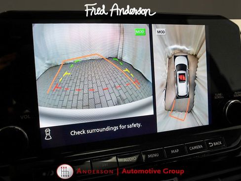 Used 2022 Nissan Pathfinder SL w/ SL Premium Package FWD image 17
