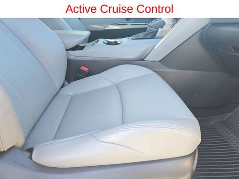 Used 2021 Toyota Venza Limited w/ Advanced Technology Package image 12