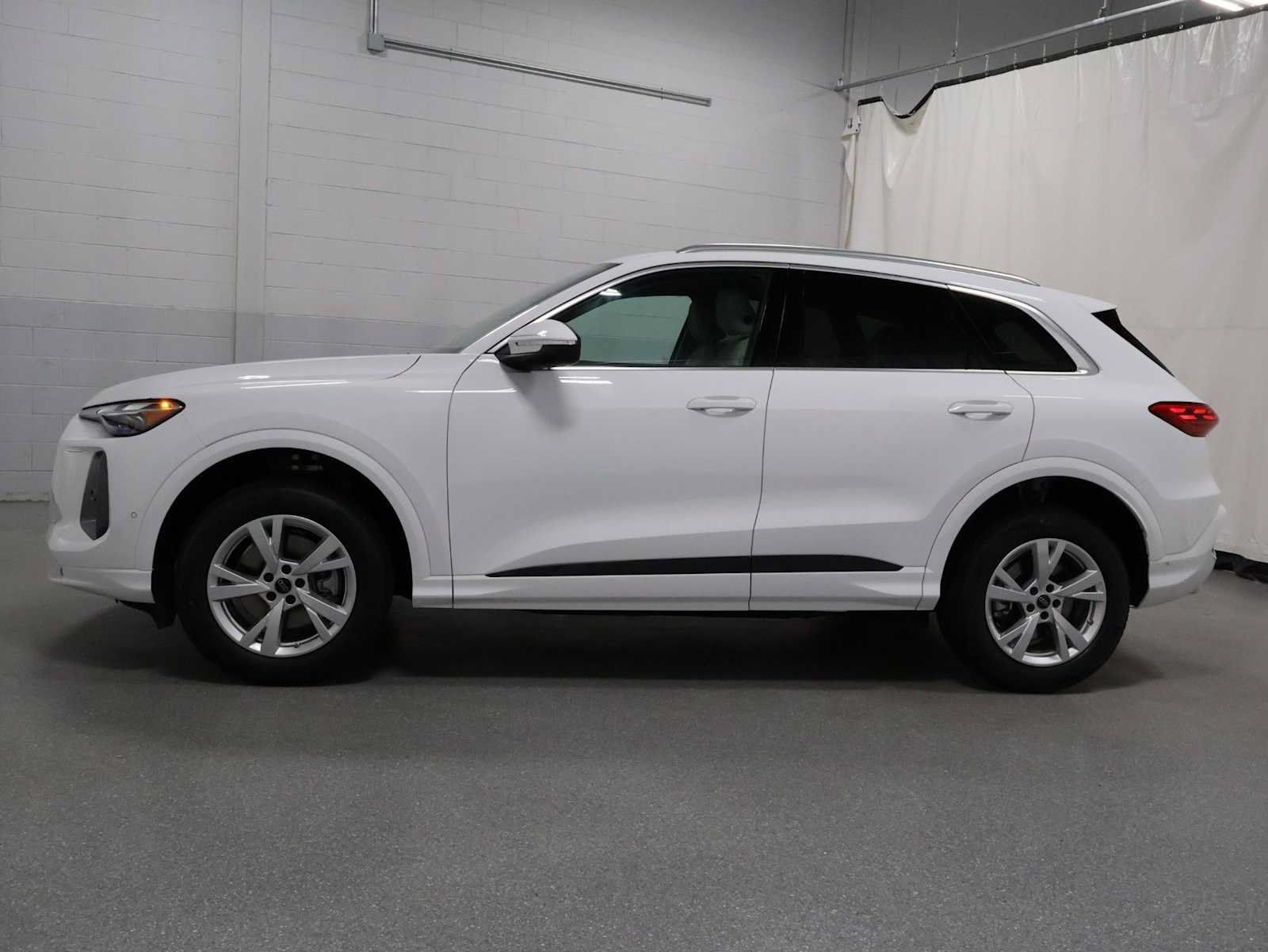 New 2026 Audi Q5 Premium AWD/4WD image 2