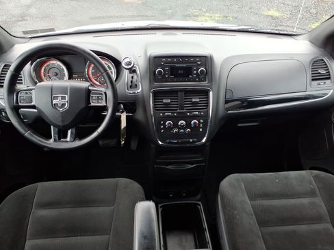 Used 2016 Dodge Grand Caravan SE FWD image 15