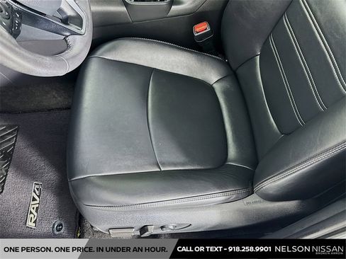 Used 2020 Toyota RAV4 XLE Premium image 18