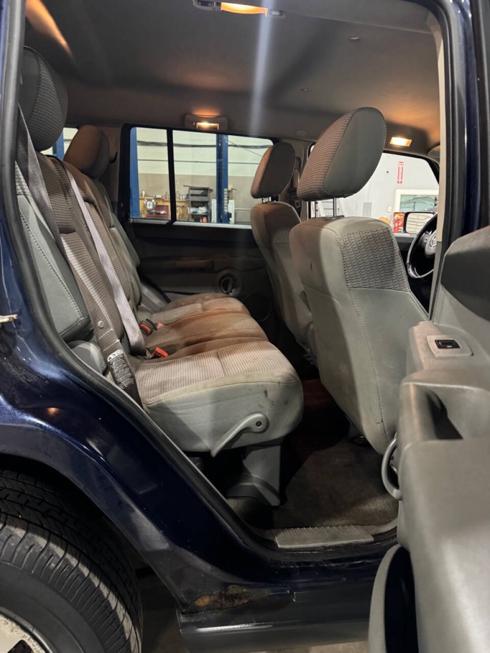 Used 2006 Jeep Commander 4WD image 13