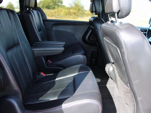 Used 2019 Dodge Grand Caravan GT image 24