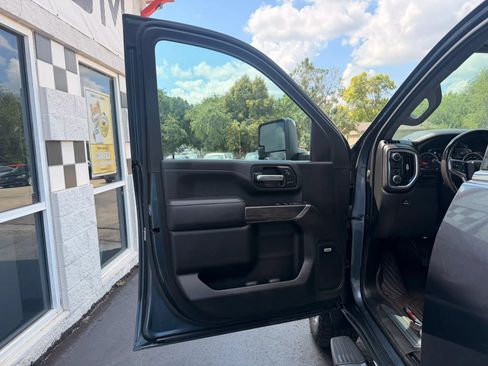 Used 2020 Chevrolet Silverado 2500 LTZ w/ Technology Package AWD/4WD image 9