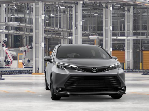 New 2026 Toyota Sienna XLE FWD image 16