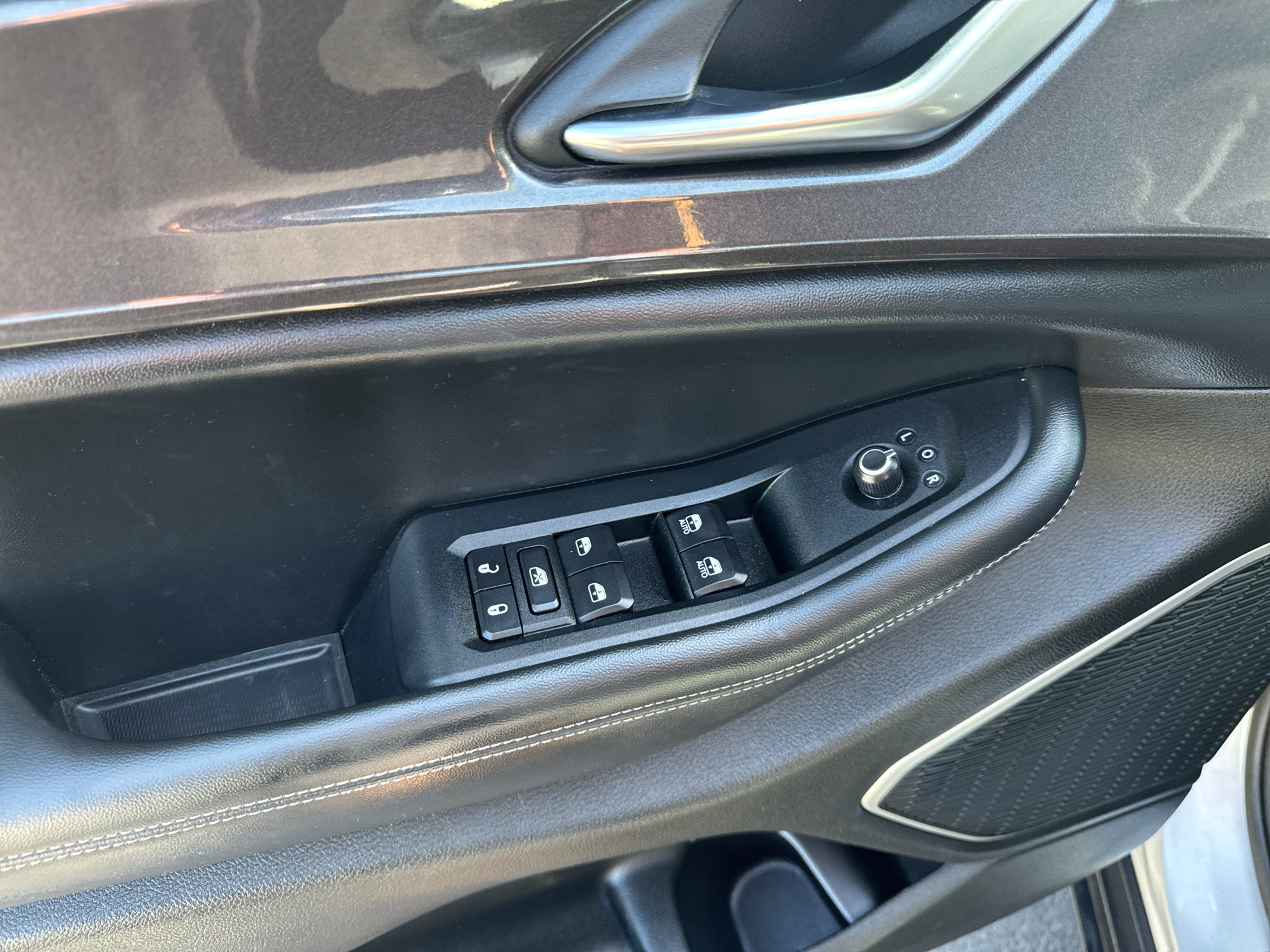 Used 2022 Jeep Grand Cherokee L Laredo w/ Luxury Tech Group I AWD/4WD image 13