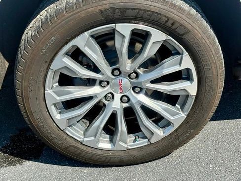 Used 2023 GMC Yukon XL Denali AWD/4WD image 30