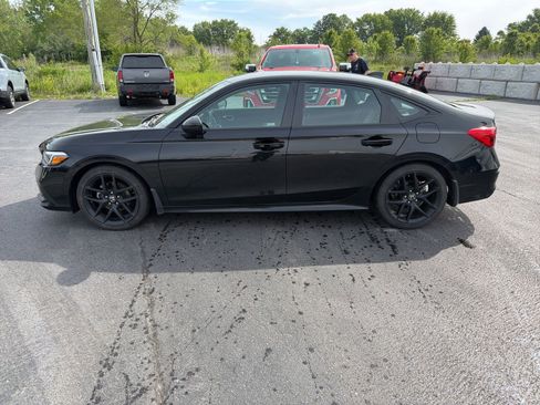 Used 2023 Honda Civic Sport image 3