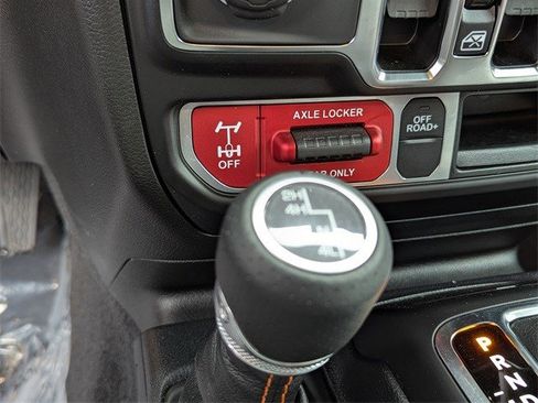 Used 2023 Jeep Gladiator Mojave w/ Cold Weather Group image 23