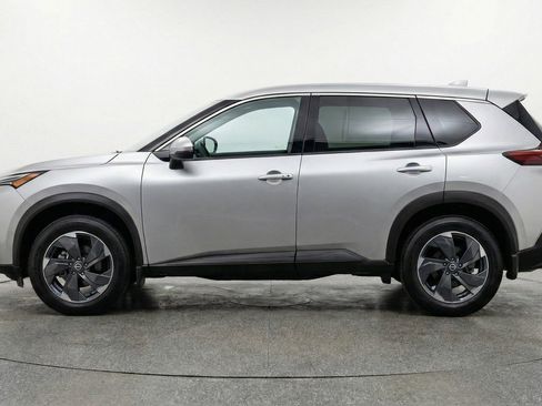 Used 2025 Nissan Rogue SV AWD/4WD image 5