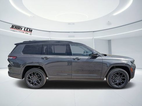 New 2026 Jeep Grand Cherokee L Summit w/ Obsidian Package AWD/4WD image 2