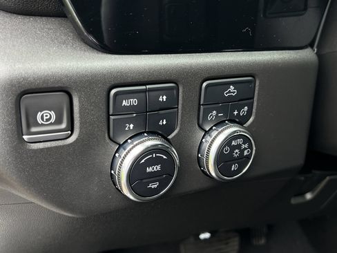 Used 2023 GMC Sierra 1500 Elevation w/ X31 Off-Road Package AWD/4WD image 19