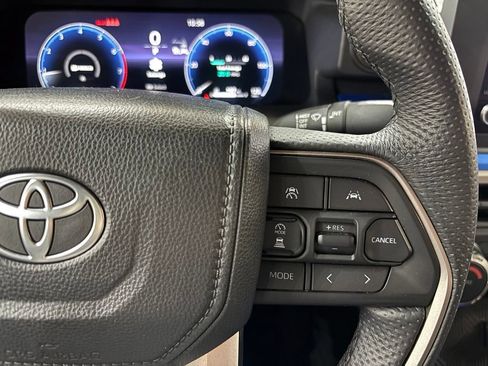 Used 2025 Toyota Tacoma TRD Sport AWD/4WD image 13