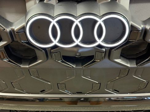 Used 2025 Audi SQ5 Premium Plus AWD/4WD image 26