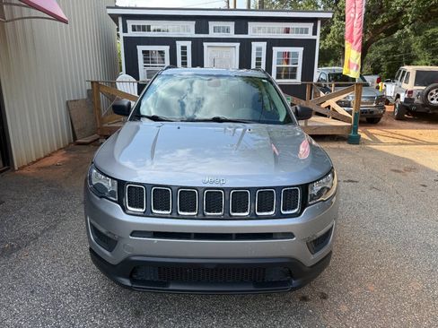 Used 2021 Jeep Compass Sport FWD image 2