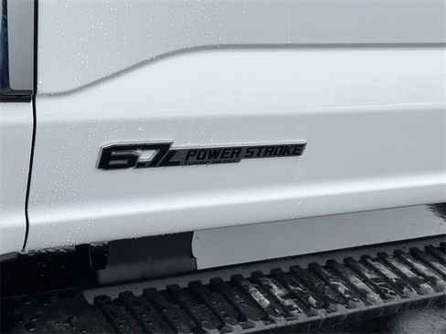 New 2025 Ford F550 4x4 Regular Cab Super Duty image 8