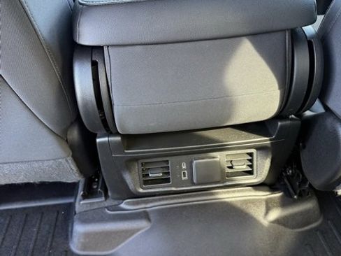 Used 2022 GMC Sierra 1500 SLE image 34
