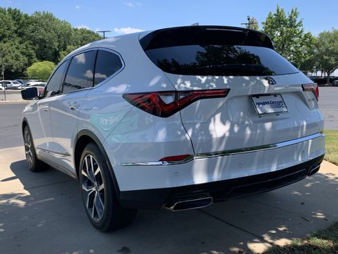 Used 2023 Acura MDX FWD w/ Technology Package image 12