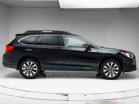Used 2016 Subaru Outback 2.5i Limited image 32