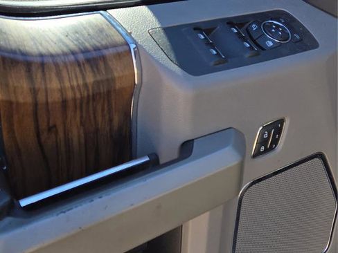 Used 2018 Ford F150 Lariat w/ Equipment Group 502A Luxury image 23