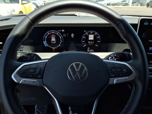 Certified 2025 Volkswagen Tiguan S FWD image 26