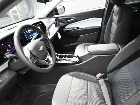 New 2026 Chevrolet Trax LT w/ Driver Confidence Package image 8