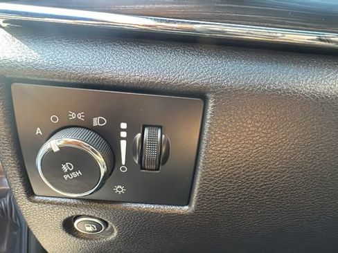 Used 2020 Jeep Grand Cherokee Limited AWD/4WD image 23