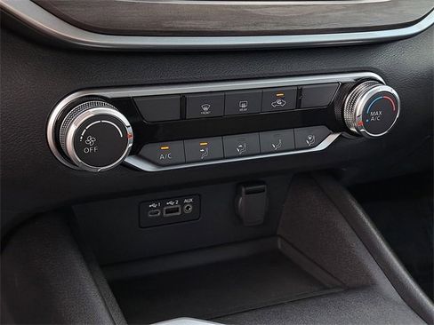 Used 2025 Nissan Altima 2.5 SV image 29