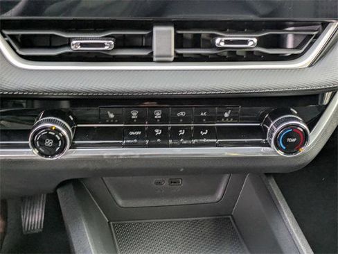 New 2026 Chevrolet Equinox LT w/ Safety and Technology Package image 21