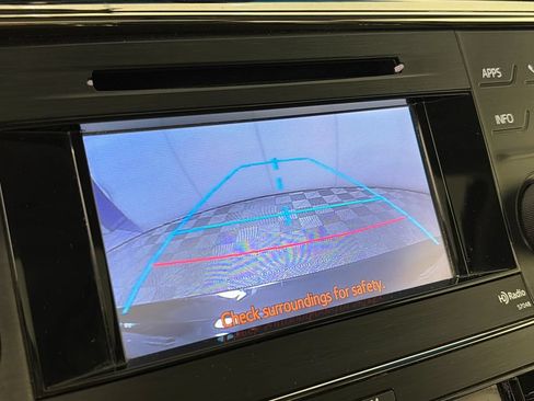 Used 2014 Toyota Avalon XLE Touring FWD image 20