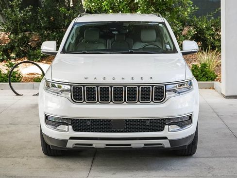 Used 2022 Jeep Wagoneer Series II RWD image 2