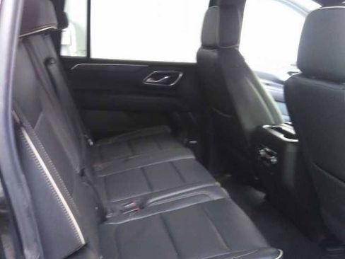 Used 2024 GMC Yukon XL SLT image 6