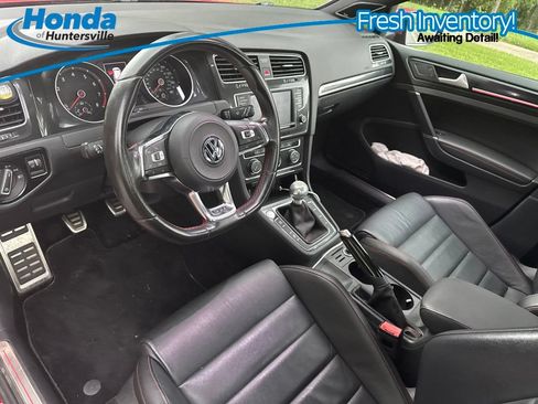 Used 2017 Volkswagen GTI SE FWD image 12
