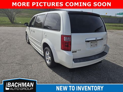 Used 2009 Dodge Grand Caravan SE image 3