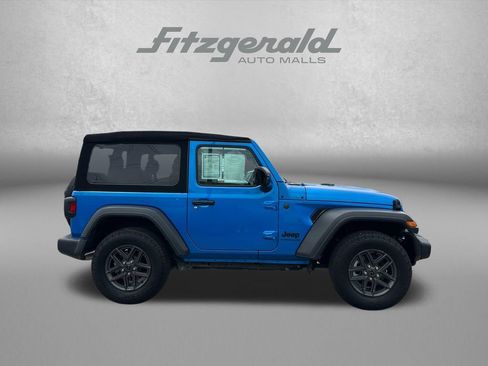 Used 2024 Jeep Wrangler Sport AWD/4WD image 5