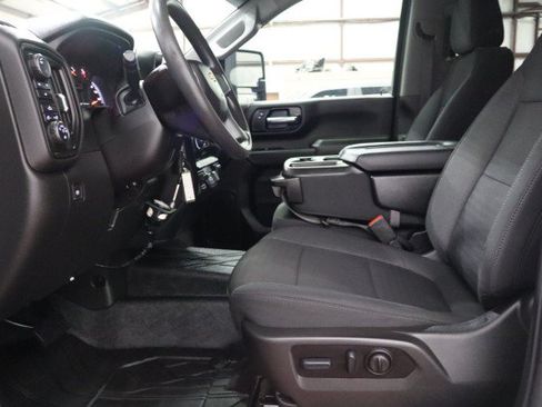 Used 2022 Chevrolet Silverado 2500 Custom w/ Custom Value Package AWD/4WD image 6