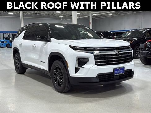 New 2026 Chevrolet Traverse LT image 2