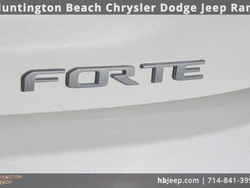 Used 2024 Kia Forte GT-Line image 5