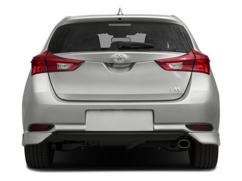 Used 2018 Toyota Corolla iM w/ Carpet Mat Package (TMS) FWD image 5